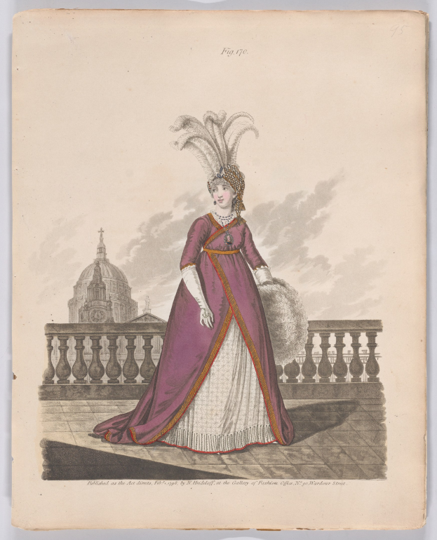 Frau in einem lila und weißen Kleid mit Federschmuck, die an einem Geländer steht, mit einem Gebäude und Wolken im Hintergrund, beschriftet mit "Fashion of New York, New York Street, 1790".