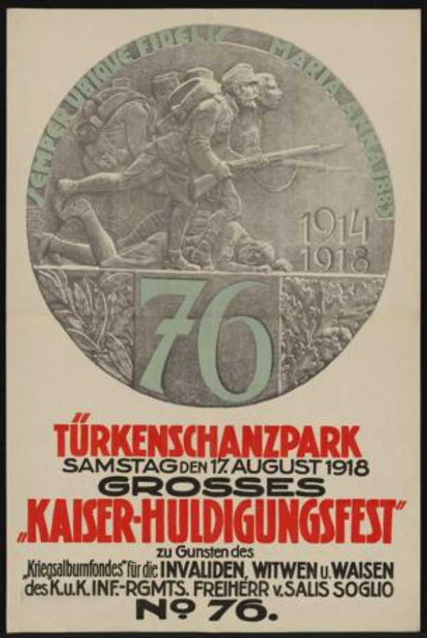 Ein Plakat zum 70. Jubiläum des Kaiser-Huldigungsfestes in Berlin, Deutschland, das eine Gruppe von Menschen in der Mitte zeigt, umgeben von Text und Zahlen, in einem Photo-Frame präsentiert.