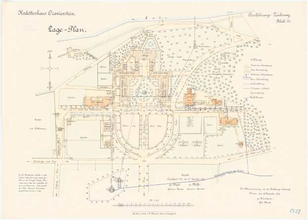 Eine detaillierte Karte von Köln, Deutschland, mit einer handgezeichneten Gebäude-skizze auf einer Papierüberschrift, die Text über die Geschichte, Kultur und Sehenswürdigkeiten der Stadt enthält.