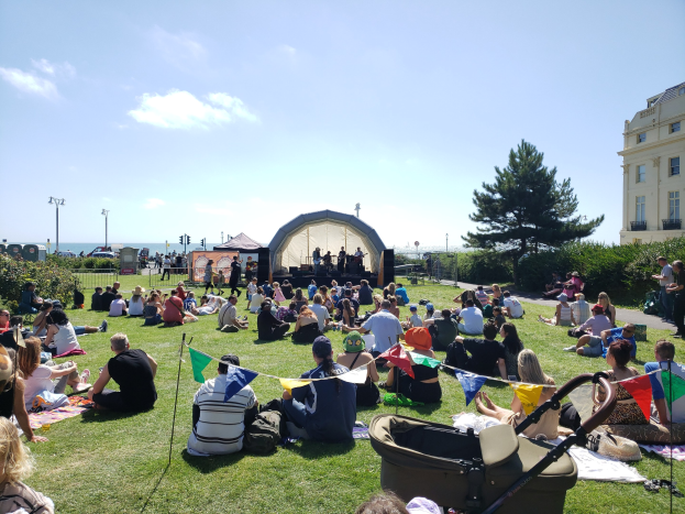 Join Rocking Johnny to party at Duquesa port for APRONA